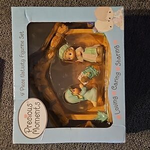 2004 Precious Moments 4pc Navity Scene Brand New in box